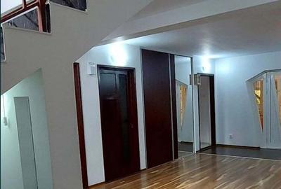 Casă cu 6 camere cu Teren 1300 Mp în Podu Iloaiei - 2