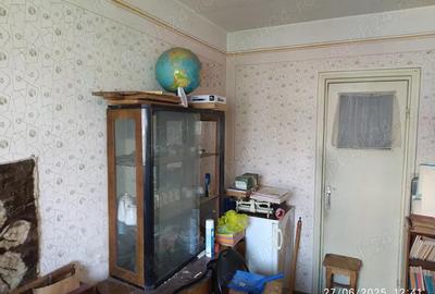 Apartament cu 3 camere semidecomandat în Onești - 1