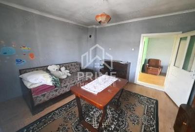 Casă cu 4 camere cu Teren 2800 Mp în Stremț - 2