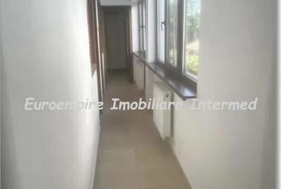 Vila de inchiriat zona FALEZA NORD - 1