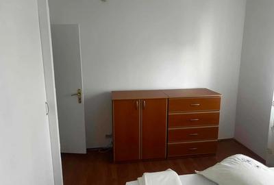 Inchiriez apartament cu 3 camere - 2