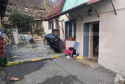 Casă cu 3 camere cu Teren 700 Mp în Central - 1