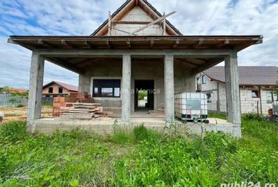 Vand casa moderna la gri - spatiu generos, materiale premium - 2