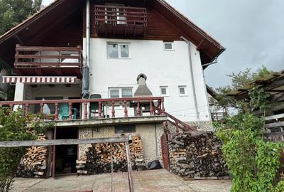 VANZARE CASA TIP PENSIUNE - 6