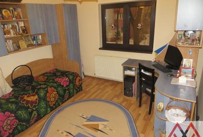 Apartament decomandat în 13 Septembrie - 9