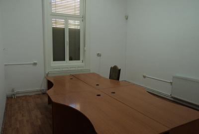 Birou, de 140 mp, în P-ța Unirii - 17