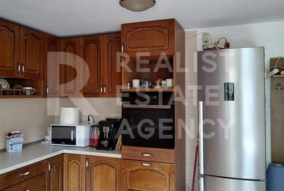 Casă individuală cu 9 camere cu Canalizare în Breazu - 15