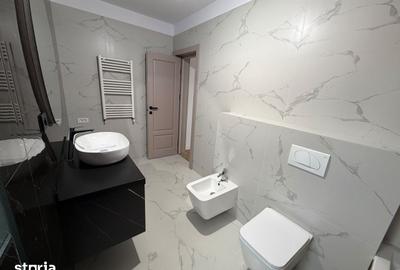 Casă cu 4 camere cu Teren 430 Mp în Bucium - 2