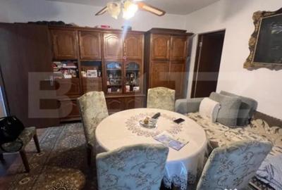 Apartament cu 3 camere semidecomandat în Independenței