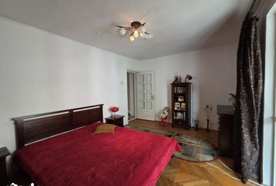 Casă cu 10 camere cu Teren 1293 Mp în Craiovei - 5
