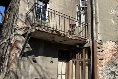 Casă cu 6 camere cu Teren 400 Mp în Armeneasca