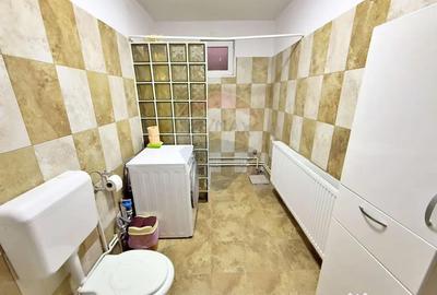 Casă cu 7 camere cu Teren 590 Mp în Macea - 10