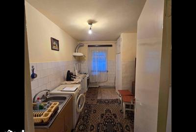 Apartament cu 3 camere decomandat în Decebal - 9