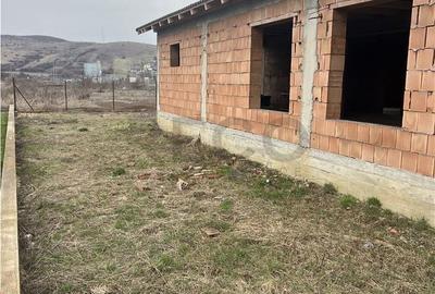 Casă cu 4 camere cu Teren 587 Mp în Central - 9