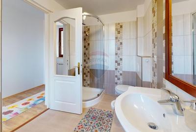 Duplex integral renovat, 3 camere , 2 bai, garaj, 403 mp teren - 3