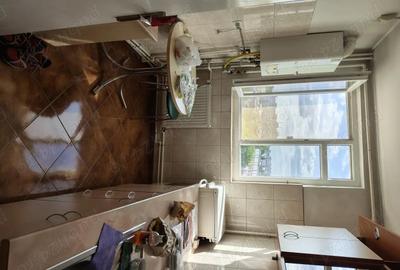 Apartament cu 3 camere semidecomandat în Berceni - 8