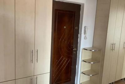 Apartament cu 2 camere decomandat în 1 Mai