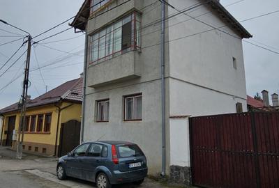 Casă individuală cu 4 camere în Hărman