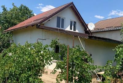 Casă cu 3 camere în Central - 1