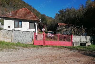 Casă cu 4 camere în Barbura - 7