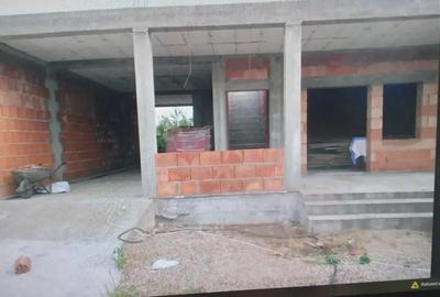 Casă cu 3 camere în Seleuș - 1