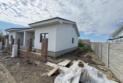 Duplex cu 3 camere cu Canalizare în Moșnița Nouă - 3