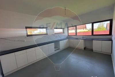 Casă cu 4 camere cu Teren 718 Mp în Lăpuș - 3