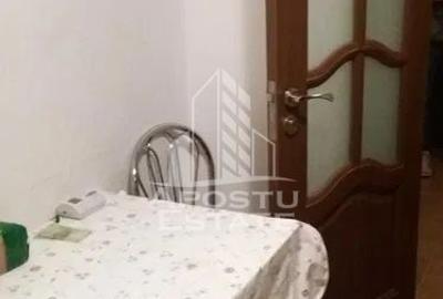 Apartament cu 3 camere decomandat, mobilat în Olimpia-Stadion