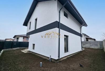 Casă cu 4 camere în Berceni