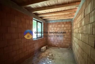 Casa + Teren de vanzare Zona Ciritei/An constructie 20 - 30