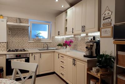 Apartament cu 3 camere decomandat în Vitrometan - 2