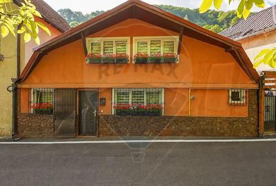 Casă cu 3 camere cu Teren 102 Mp în Schei - 1