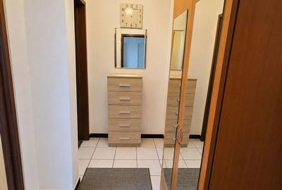 Apartament cu 3 camere semidecomandat în Central - 2