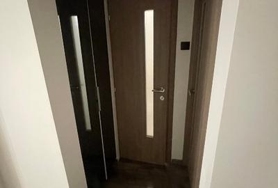 Apartament cu 3 camere decomandat în Micro 4 - 8