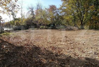 Teren de 1561 mp, în Pucioasa - 2