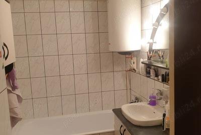 Apartament cu 3 camere decomandat în Petros - 8