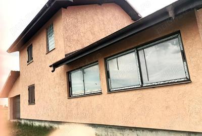 Casă cu 4 camere cu Teren 3960 Mp în Milcovul