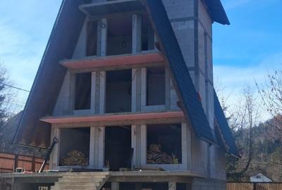 Casă cu 4 camere în Sucevița - 6