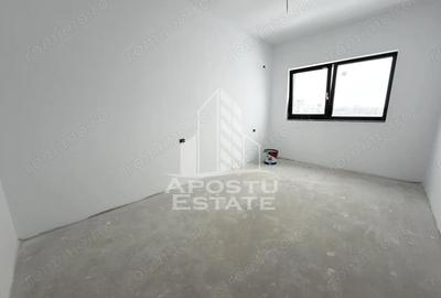 Casă cu 5 camere cu Canalizare în Giroc