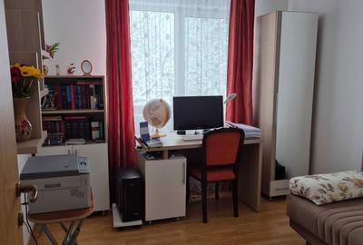Apartament cu 4 camere decomandat în Banat - 2
