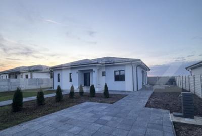 Casa parter, 127 mp utili, la cheie, 600 mp teren, Pielesti - 13