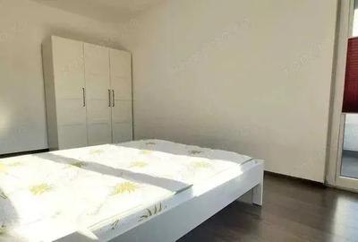 Apartament cu 3 camere decomandat în Cornișa - 1