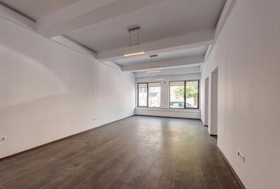 Casă cu 3 camere cu Teren 381 Mp în 1 Mai - 11