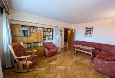 Apartament cu 3 camere decomandat în Ultracentral