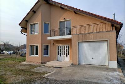 Casă individuală cu 6 camere cu Canalizare în Apahida - 1