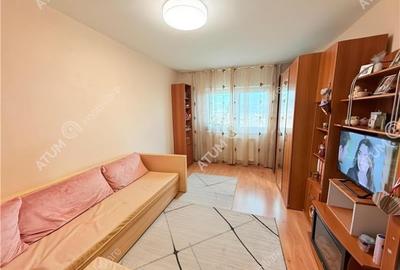 Apartament cu 3 camere decomandat, mobilat în Vasile Aaron