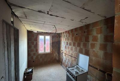 Casa la ro?u de vanzare in Satulung - 7