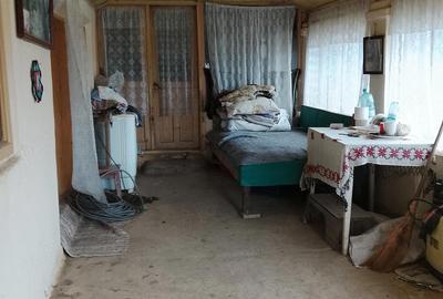 Casă cu Teren 2022 Mp în Hotarele - 3