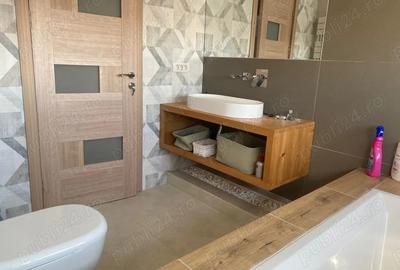 Apartament spatios de vanzare 3 camere Palazu Mare - 8