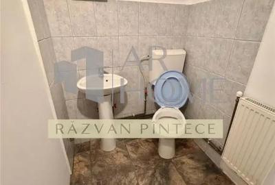 Casă cu 7 camere cu Canalizare în Central - 2
